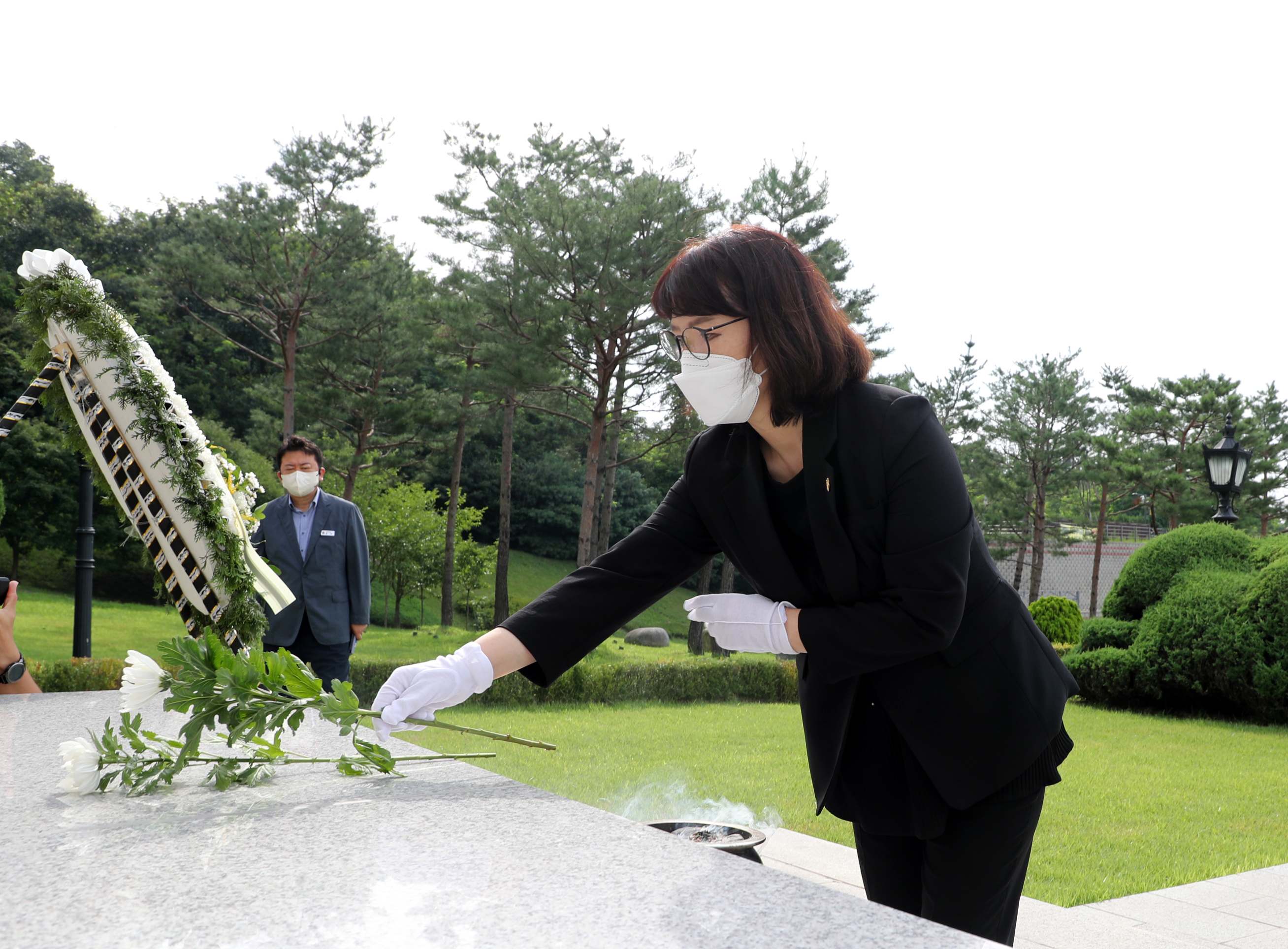 제9대 성남시의회 전반기 의장단 현충탑 참배 - 3