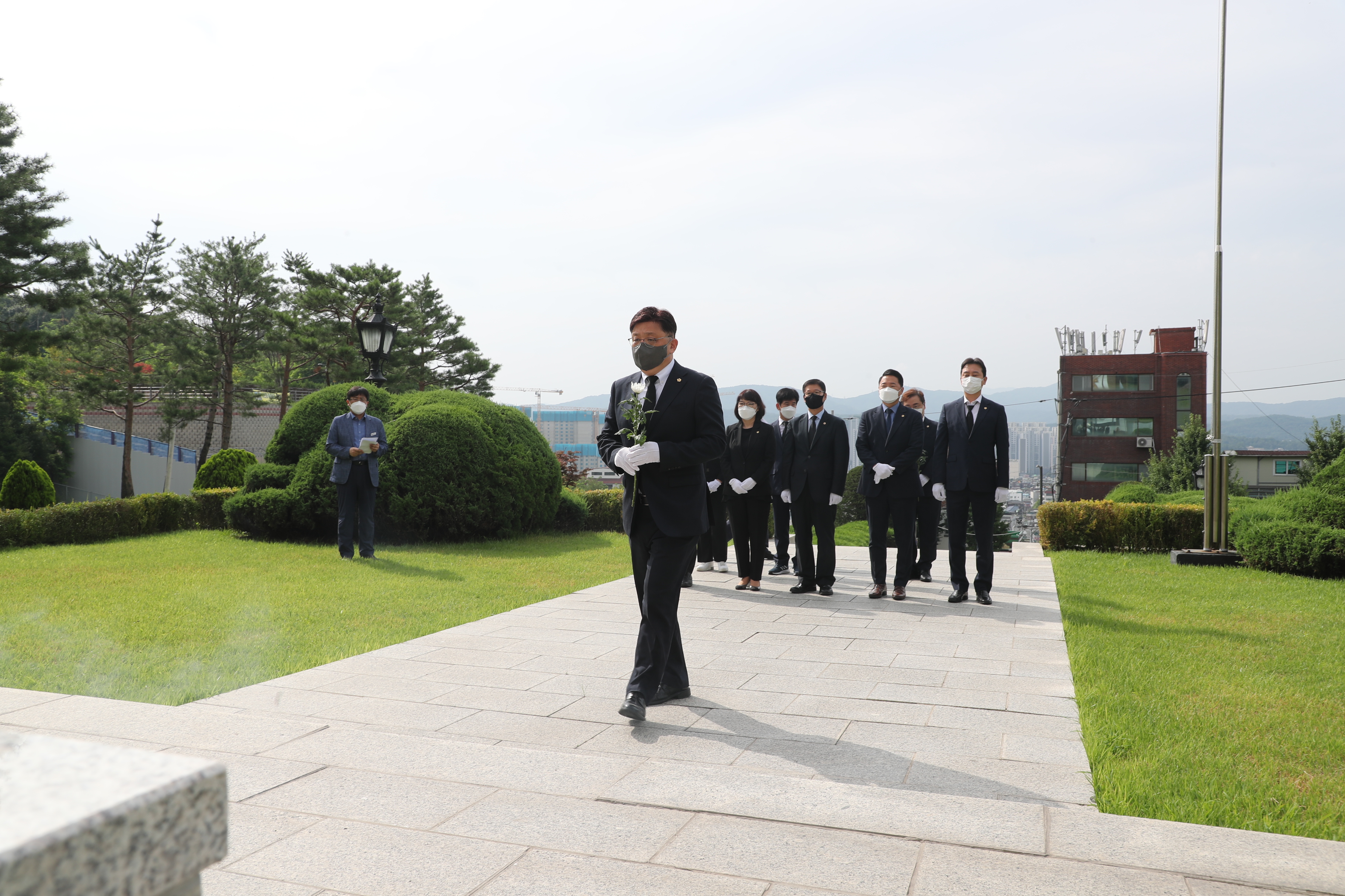 제9대 성남시의회 전반기 의장단 현충탑 참배 - 1