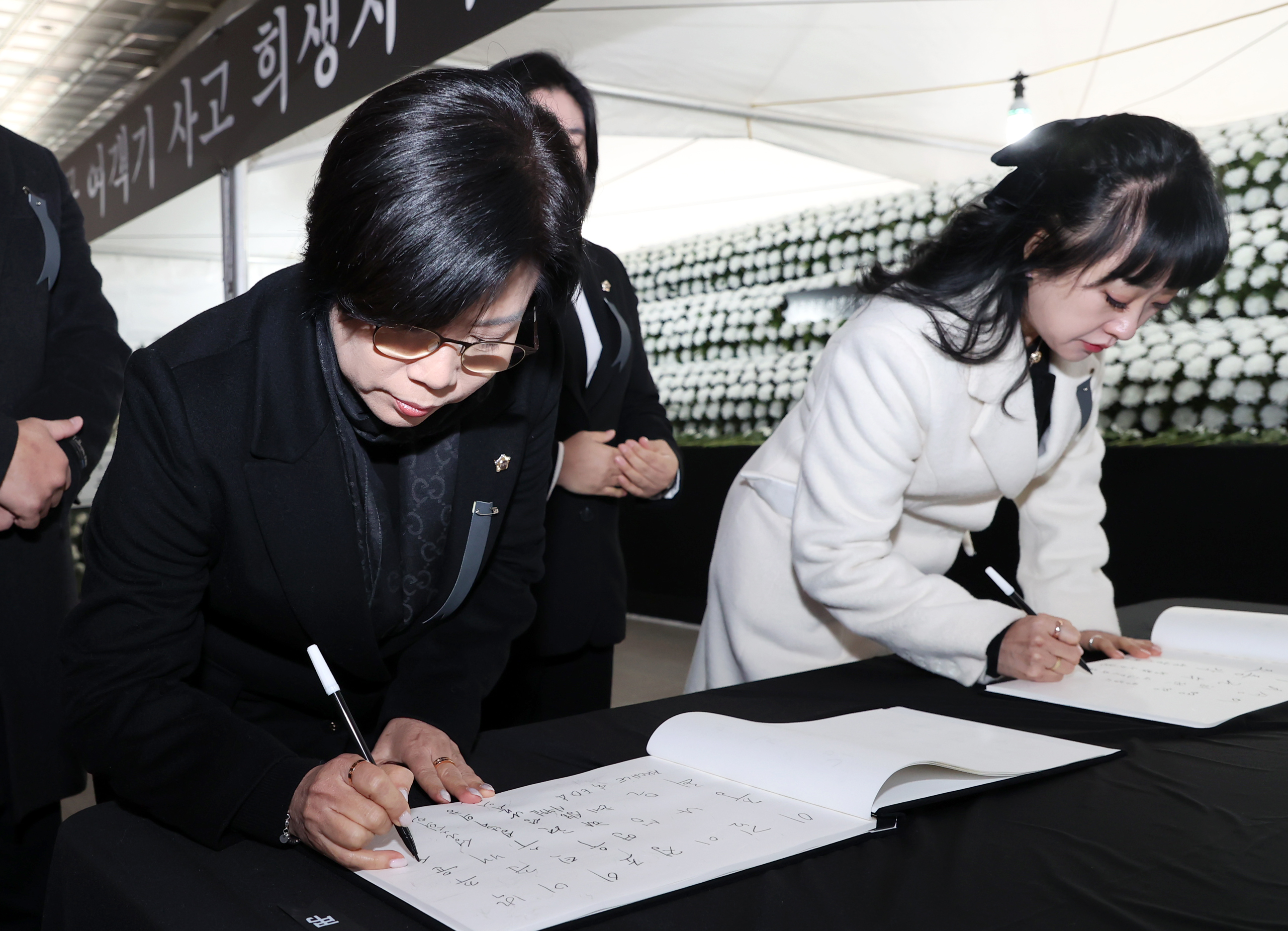 제주항공 여객기 사고 희생자 합동분향 - 4