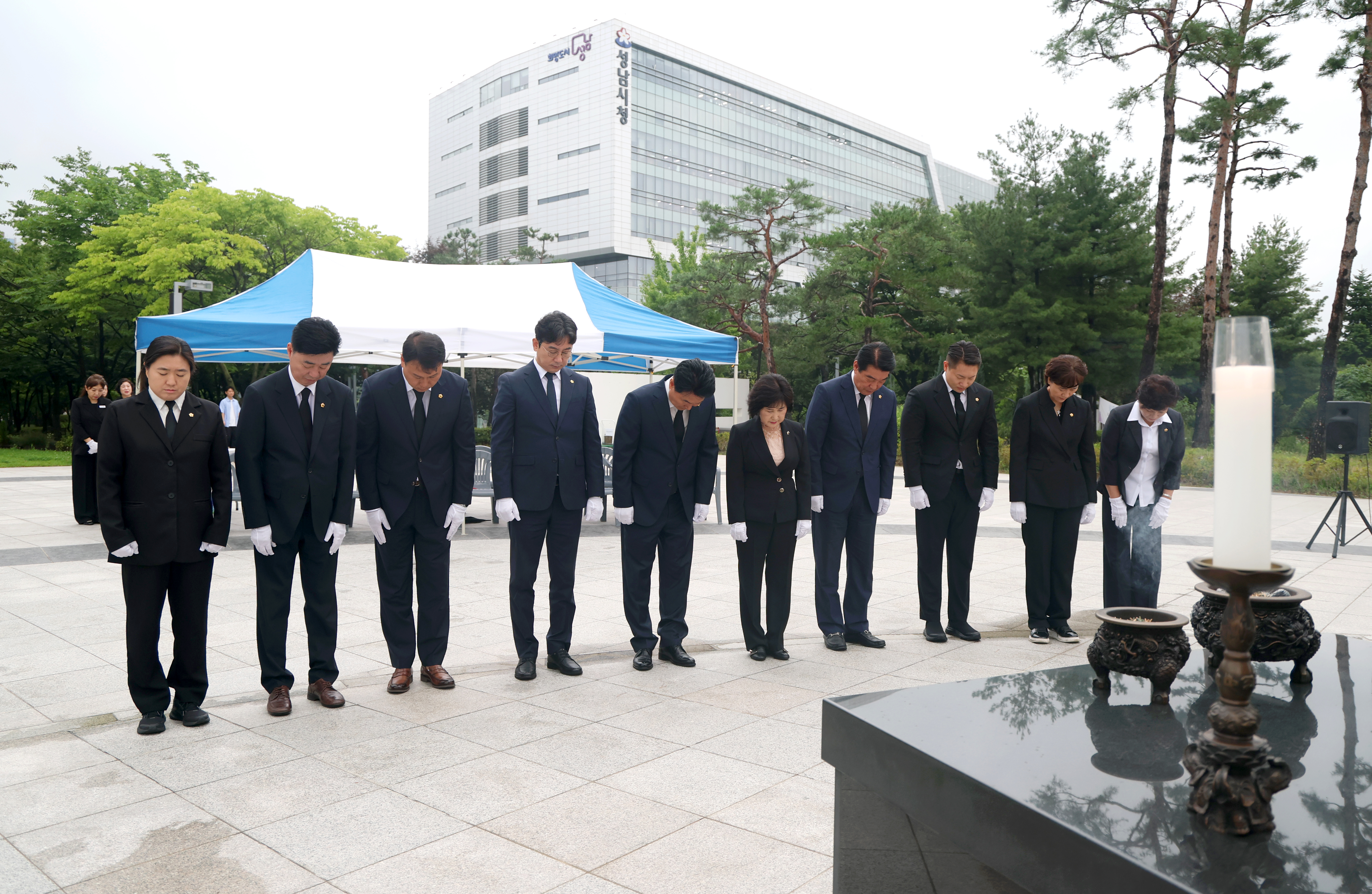 제10대 성남시의회 의장단 현충탑 참배 - 4