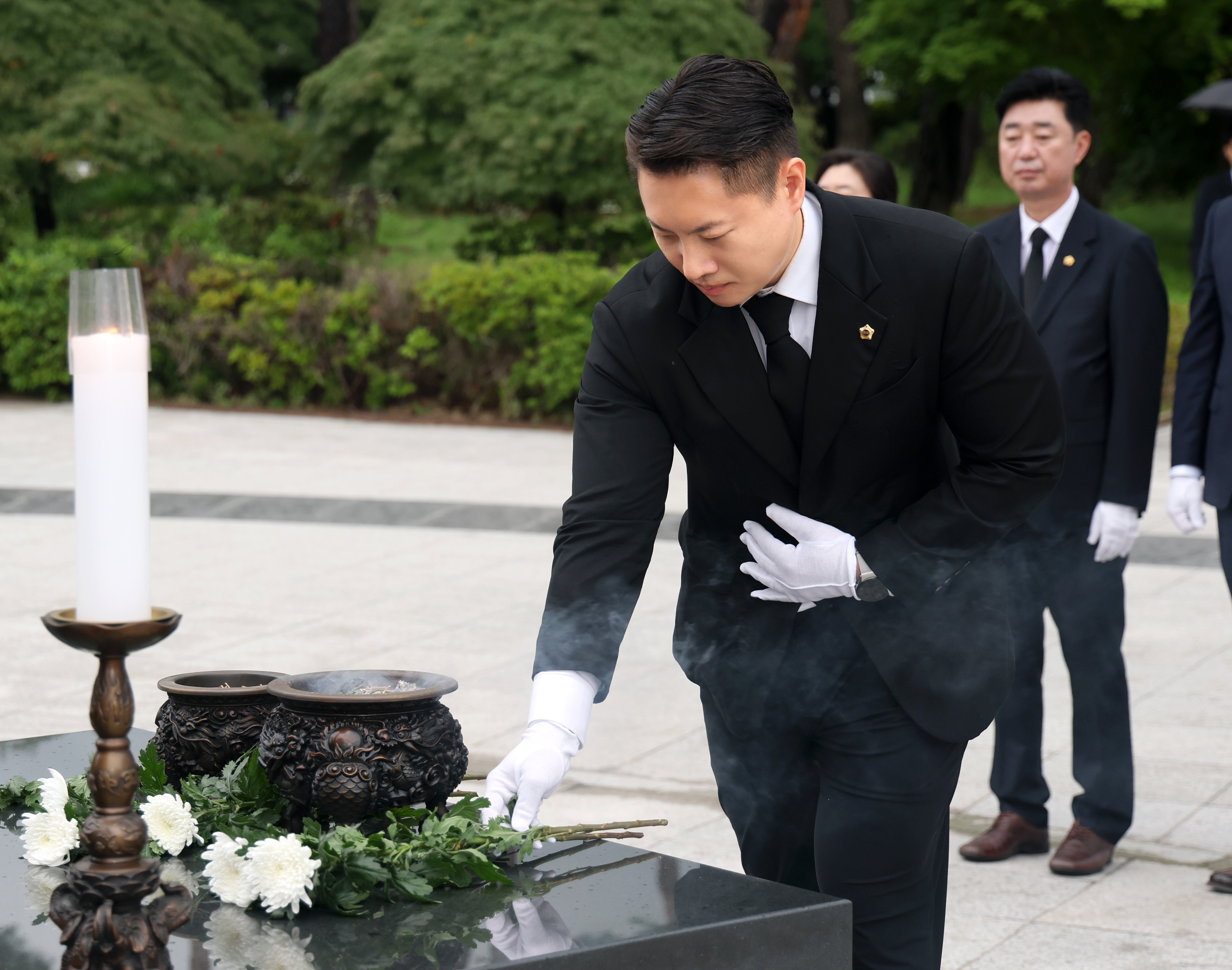 제10대 성남시의회 의장단 현충탑 참배 - 3