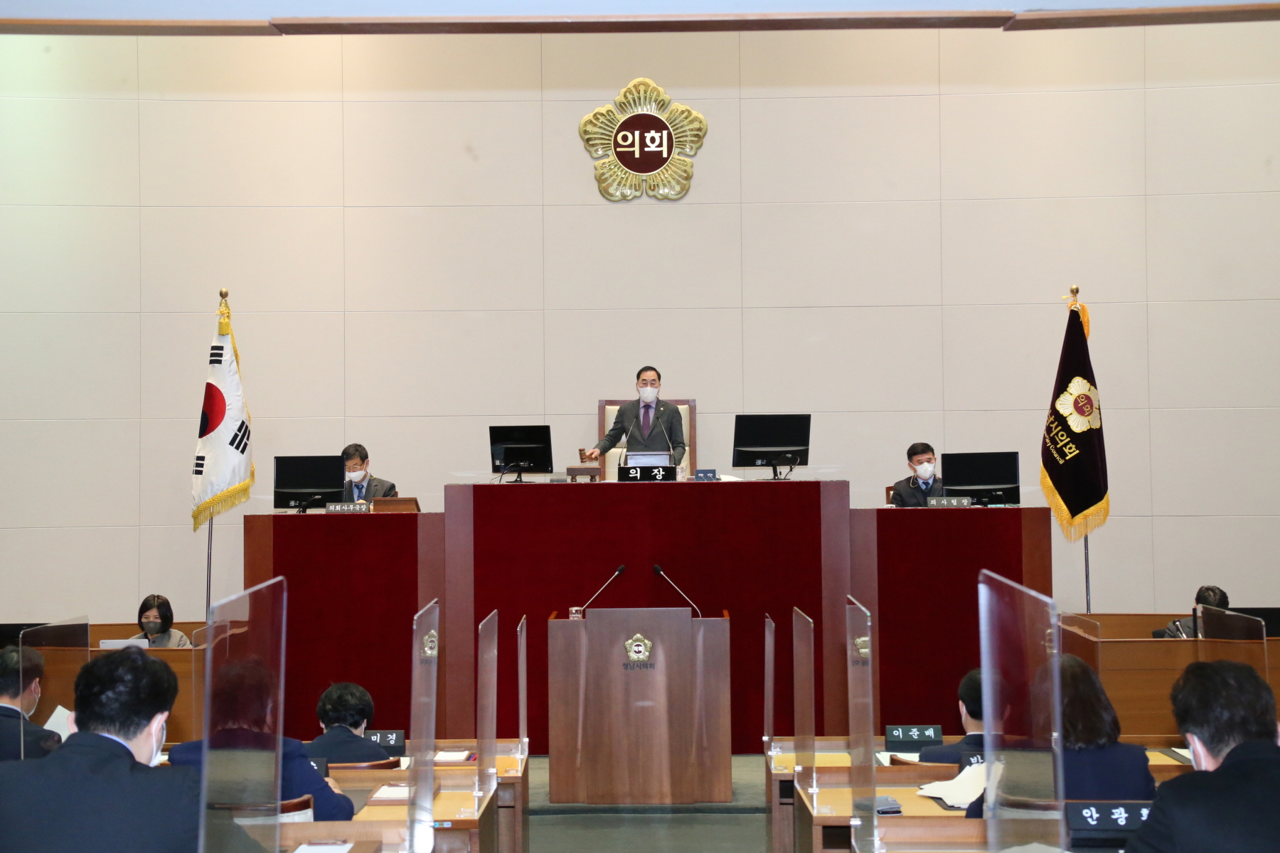 성남시의회, 지역사회 현안 해결에 고심 - 22일 폐회한 제261회 임시회서 새 의원발의 조례안 7건 통과 - 3
