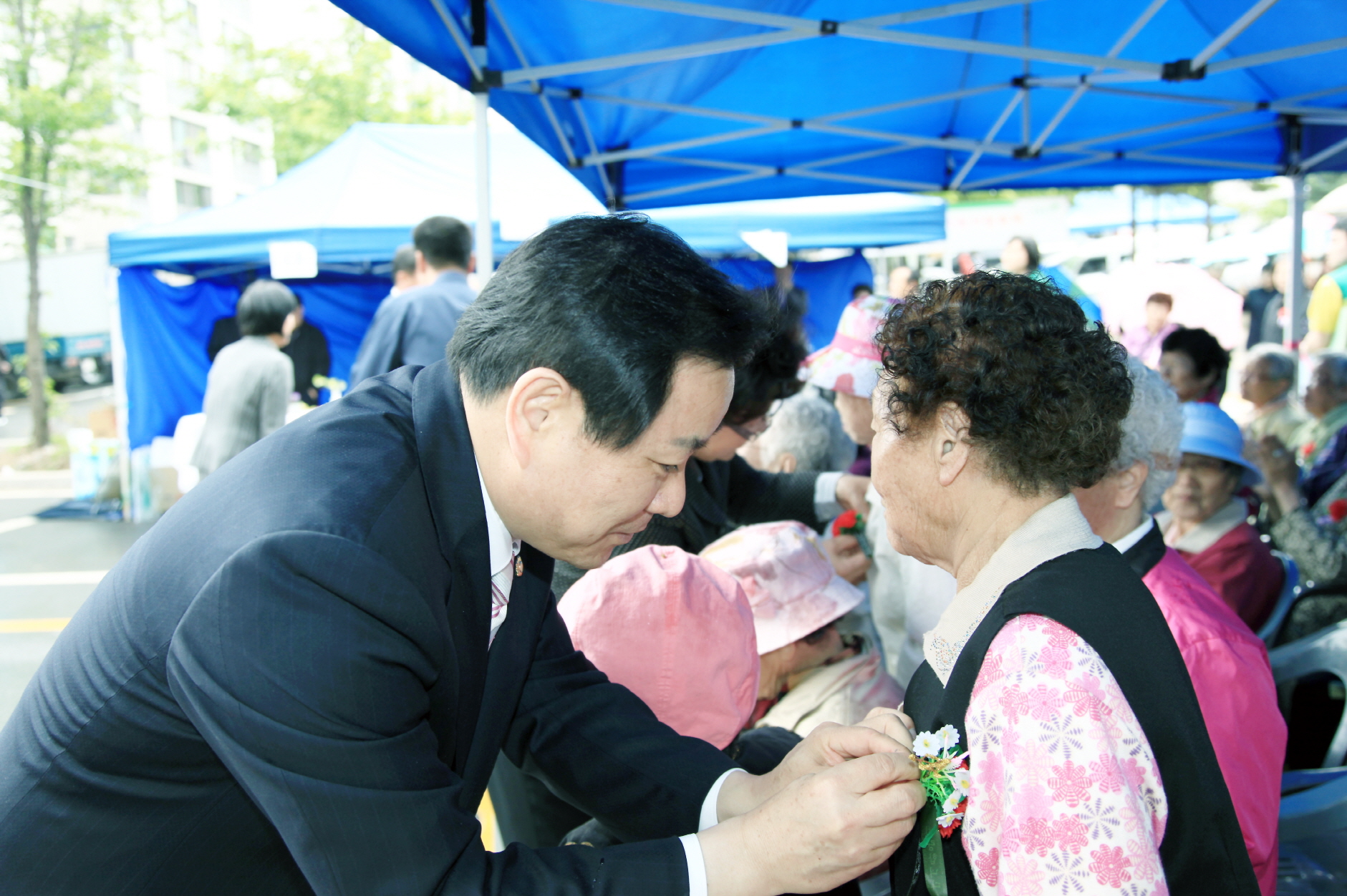 장대훈의장,  6일 야탑동 제14회 목련가족 사랑축제 참석 격려 - 4